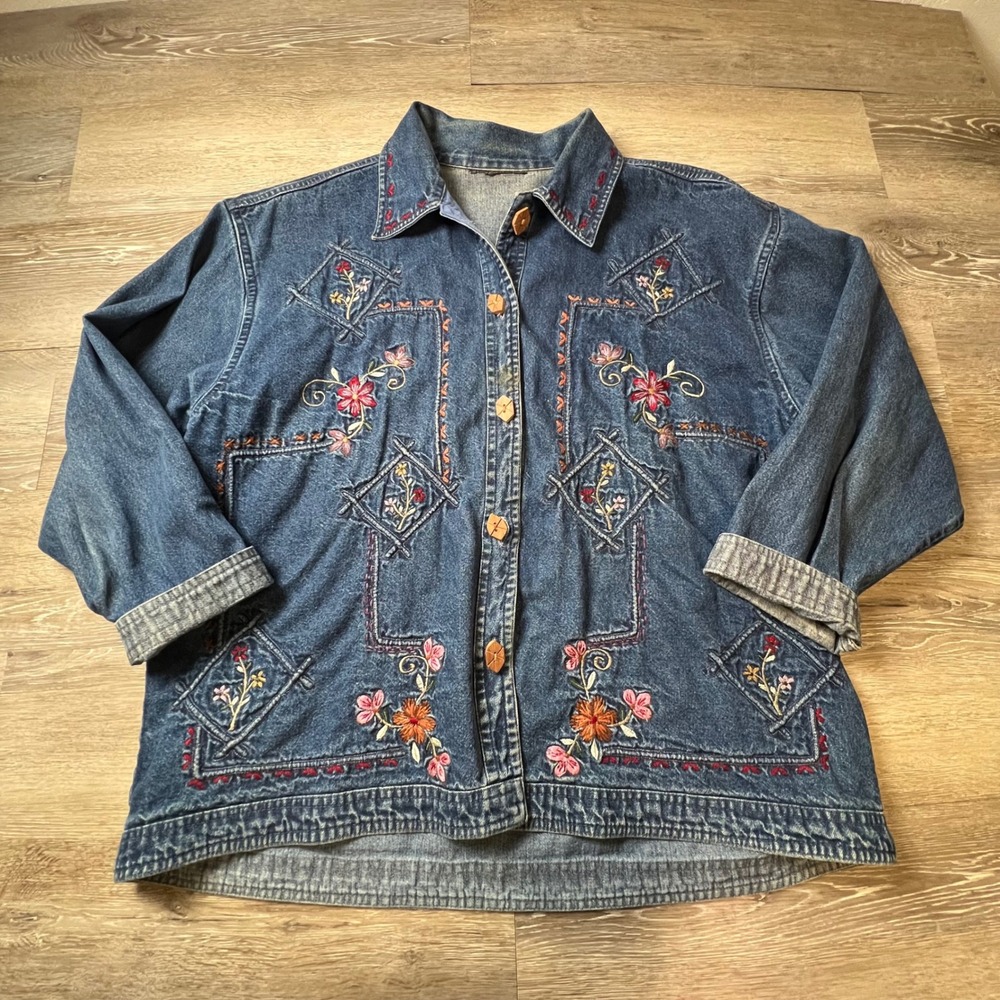 Vintage Denim Jacket Womens XL Blue Floral Embroidered Boho Wooden Button